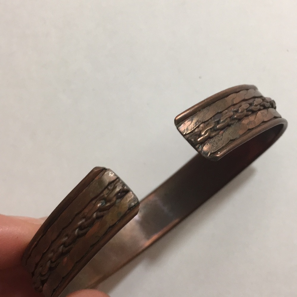 💋Copper Cuff bracelet twist detail 7” length - Picture 6 of 7